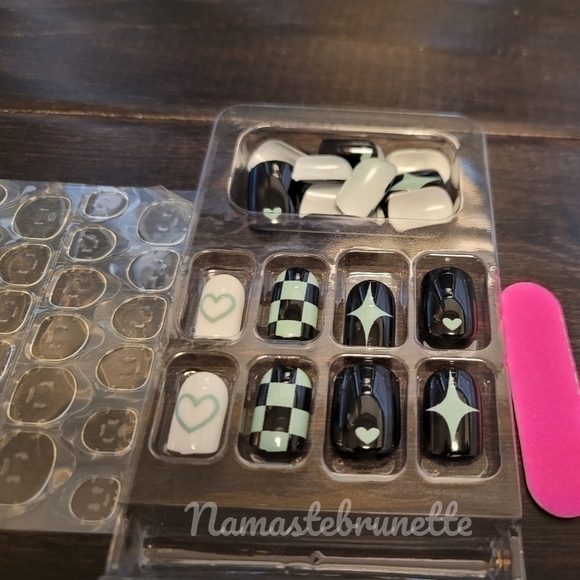 2/$16 Black Hearts Press On Nails - Picture 9 of 15